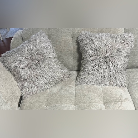 SAFAVIEH Two Large Gray Shag Metallic Silver Decorative Throw Pillows - Picture 7 of 17